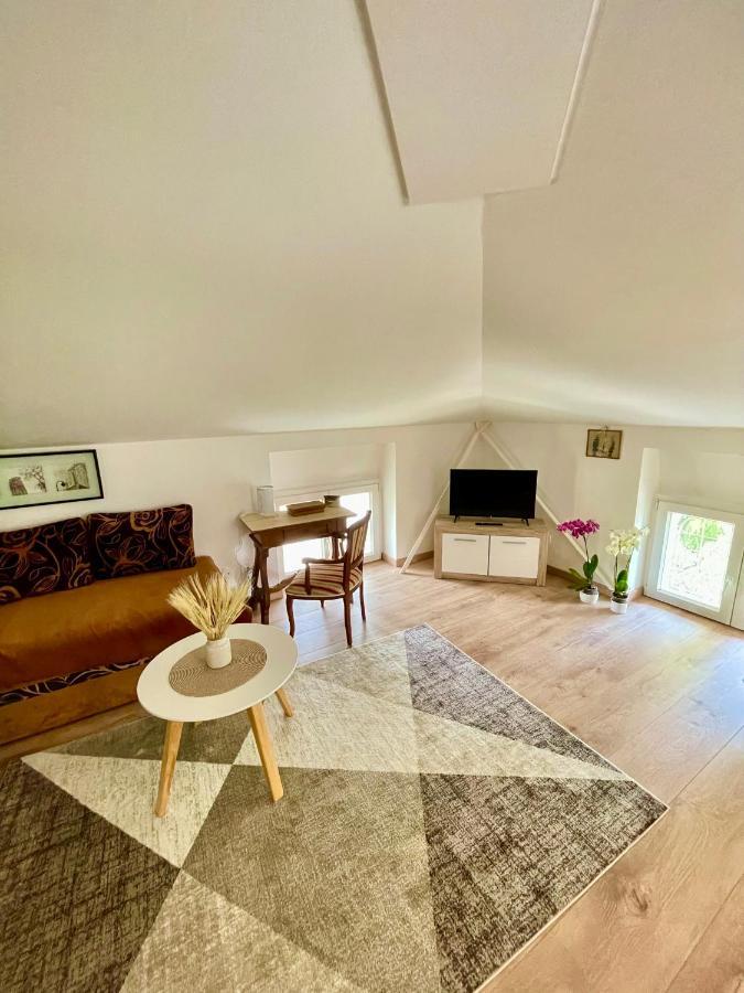 The Attic Apartment Lovran Bagian luar foto
